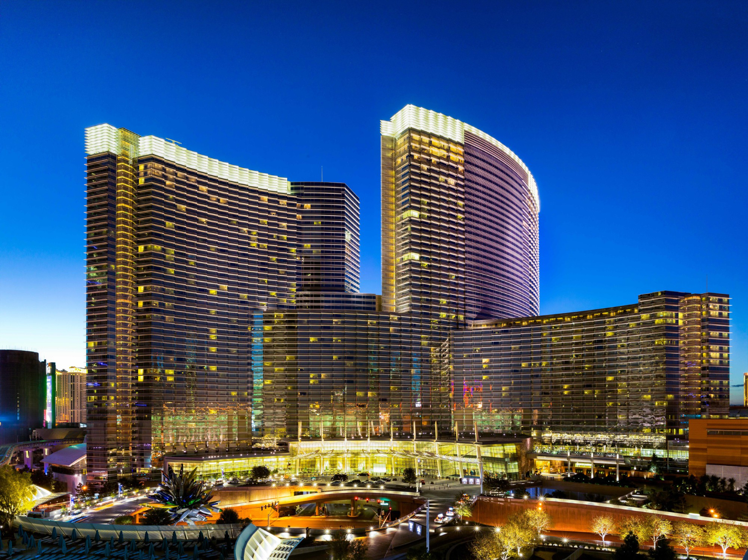 Fallsview Casino Resort vs. Sheraton Fallsview: Which One Should You Book?